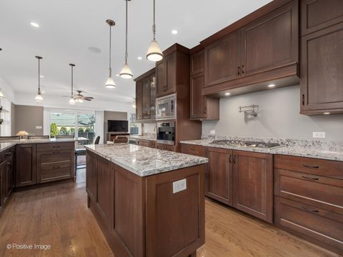 Tiny photo for 333 Kenmore Avenue, Elmhurst, IL 60126 (MLS # 12583453)