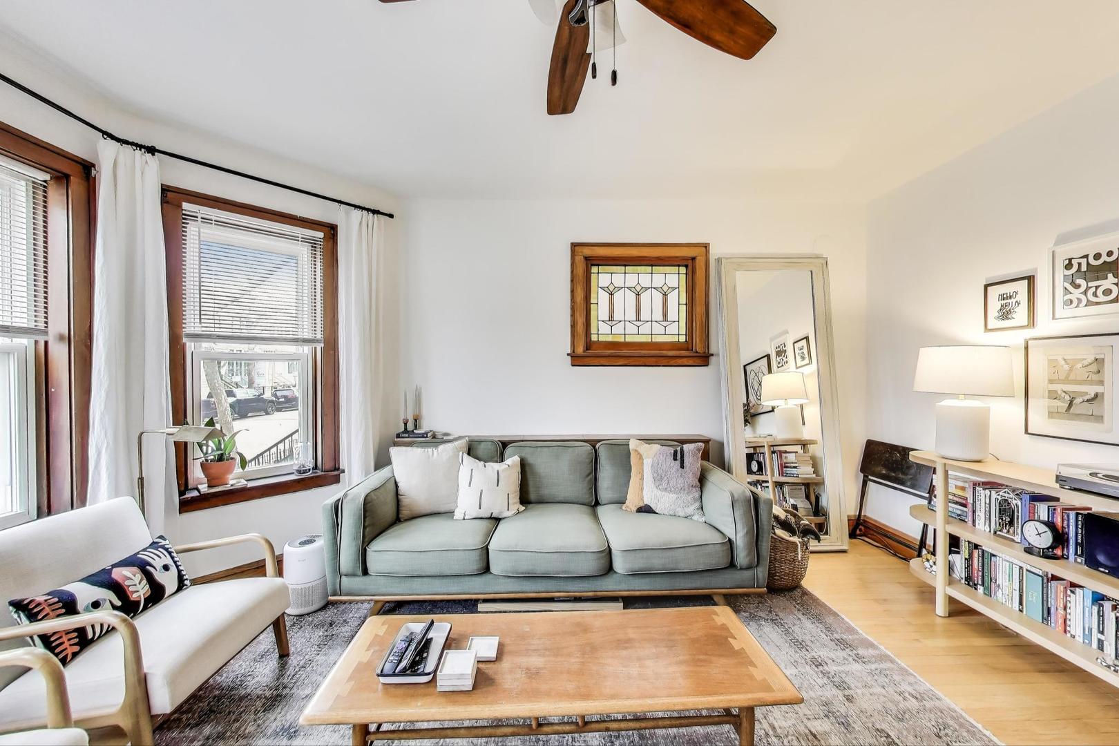 2143 W Superior Street