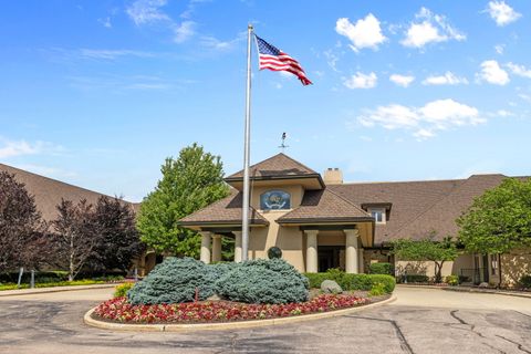 Tiny photo for 4 Sherwood Court, Lake In The Hills, IL 60156 (MLS # 12590712)