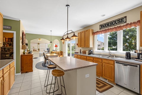 Tiny photo for 4 Sherwood Court, Lake In The Hills, IL 60156 (MLS # 12590712)