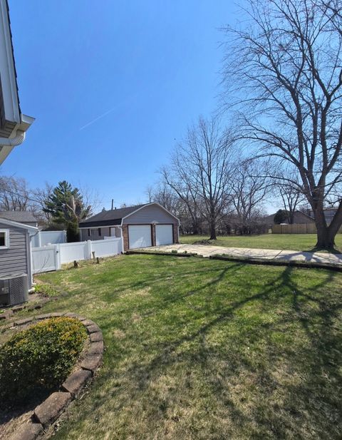 Tiny photo for 901 E Sunrise Road, Addison, IL 60101 (MLS # 12612828)