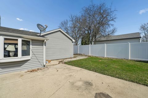 Tiny photo for 901 E Sunrise Road, Addison, IL 60101 (MLS # 12612828)