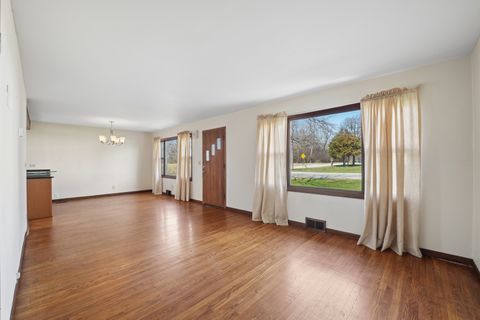 Tiny photo for 901 E Sunrise Road, Addison, IL 60101 (MLS # 12612828)