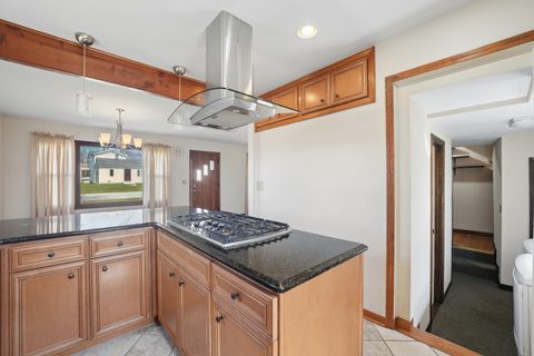 Tiny photo for 901 E Sunrise Road, Addison, IL 60101 (MLS # 12612828)