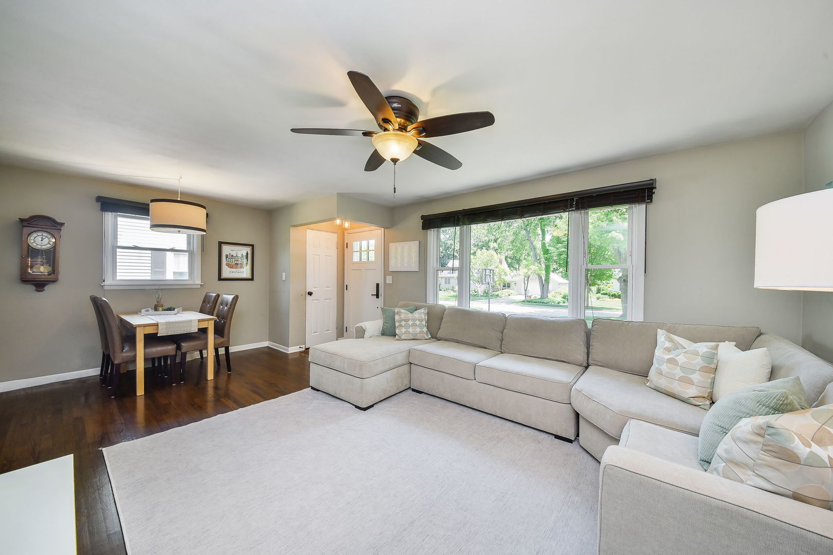 432 S Knollwood Drive, Wheaton, IL 60187 — MLS #12635044 — photo 3 of 17