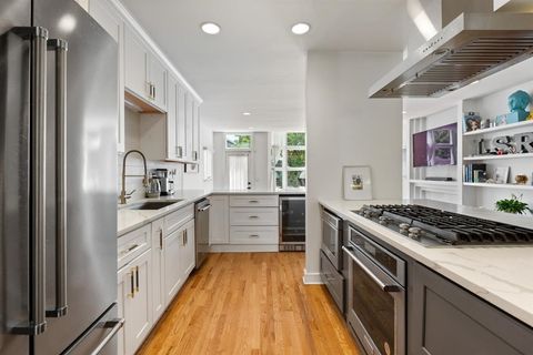 Tiny photo for 1933 W SCHOOL Street, Chicago, IL 60657 (MLS # 12686992)