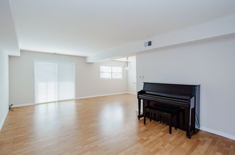 Tiny photo for 710 Oakton Street #304, Evanston, IL 60202 (MLS # 12579366)