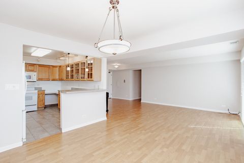 Tiny photo for 710 Oakton Street #304, Evanston, IL 60202 (MLS # 12579366)