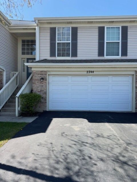 2744 S EMBERS Lane Arlington Heights IL 60005