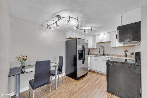 Tiny photo for 100 Deborah Lane #16A, Wheeling, IL 60090 (MLS # 12564932)