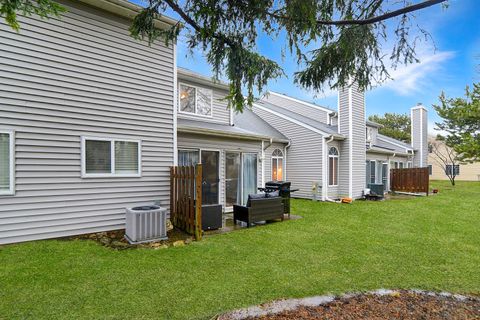 Tiny photo for 461 Canterbury Drive #461, Carol Stream, IL 60188 (MLS # 12585619)