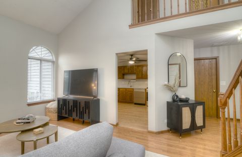 Tiny photo for 461 Canterbury Drive #461, Carol Stream, IL 60188 (MLS # 12585619)