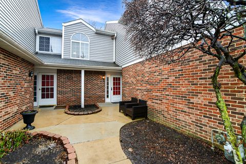 Tiny photo for 461 Canterbury Drive #461, Carol Stream, IL 60188 (MLS # 12585619)
