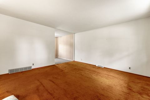 Tiny photo for 5110 Warren Street, Davenport, IA 52806 (MLS # 12635061)