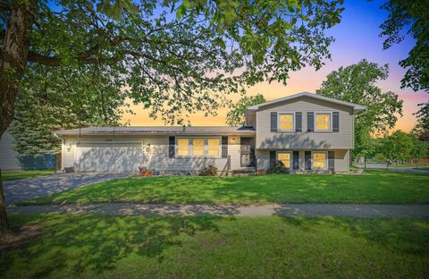Photo of 2502 Southwood Drive, Champaign, IL 61821 (MLS # 12636877)