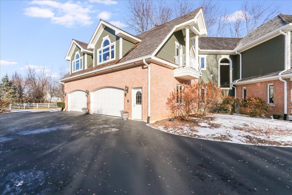 27022 W Coventry Court