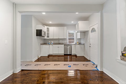 Tiny photo for 6640 S CHAMPLAIN Avenue, Chicago, IL 60637 (MLS # 12757392)