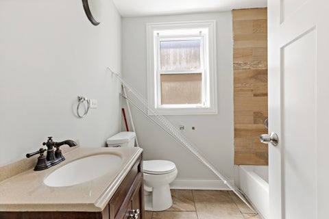 Tiny photo for 6640 S CHAMPLAIN Avenue, Chicago, IL 60637 (MLS # 12757392)