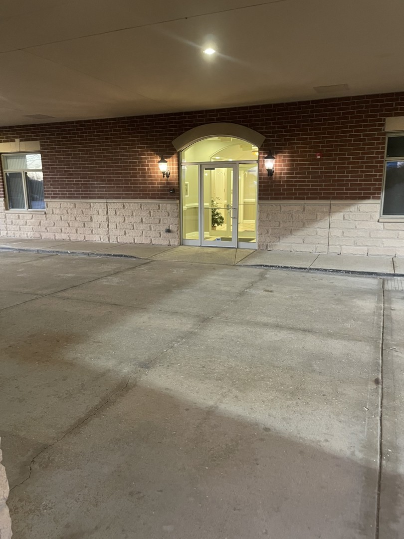 1210 N Foxdale Drive 109