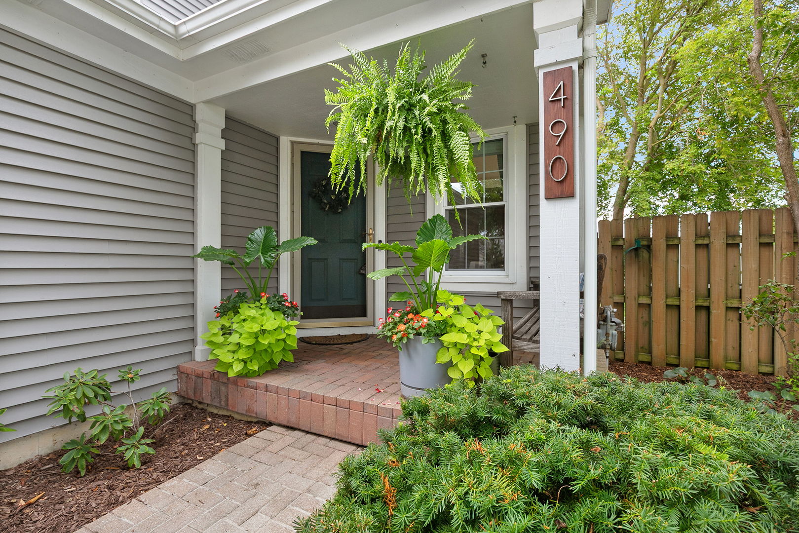 490 CAMBRIDGE Drive