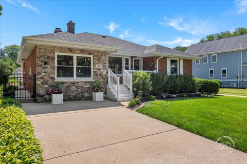 Photo of 129 S Hudson Street, Westmont, IL 60559 (MLS # 12651200)