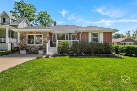 Tiny photo for 129 S Hudson Street, Westmont, IL 60559 (MLS # 12651200)