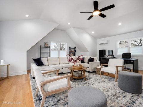 Tiny photo for 1038 Hayes Avenue, Oak Park, IL 60302 (MLS # 12592999)