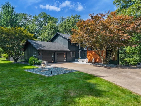 Photo of 15 Valley View Drive, Blue Grass, IA 52726 (MLS # 12742853)