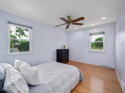 Tiny photo for 113 N Oak Street, Elmhurst, IL 60126 (MLS # 12784439)