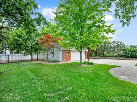 Tiny photo for 113 N Oak Street, Elmhurst, IL 60126 (MLS # 12784439)