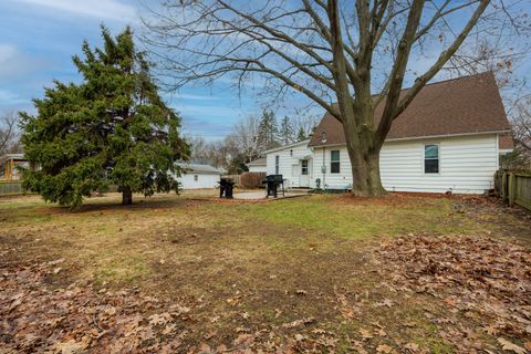 Tiny photo for 1213 S Madison Street, Bloomington, IL 61701 (MLS # 12538821)