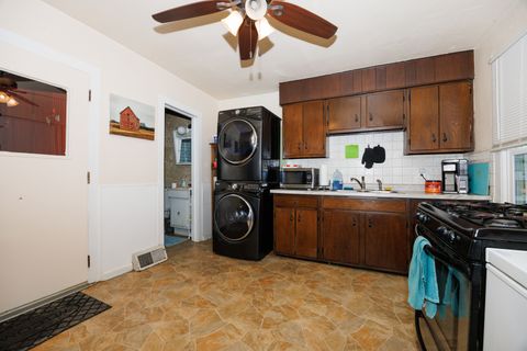 Tiny photo for 1213 S Madison Street, Bloomington, IL 61701 (MLS # 12538821)