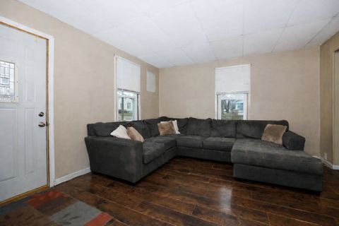 Tiny photo for 1213 S Madison Street, Bloomington, IL 61701 (MLS # 12538821)