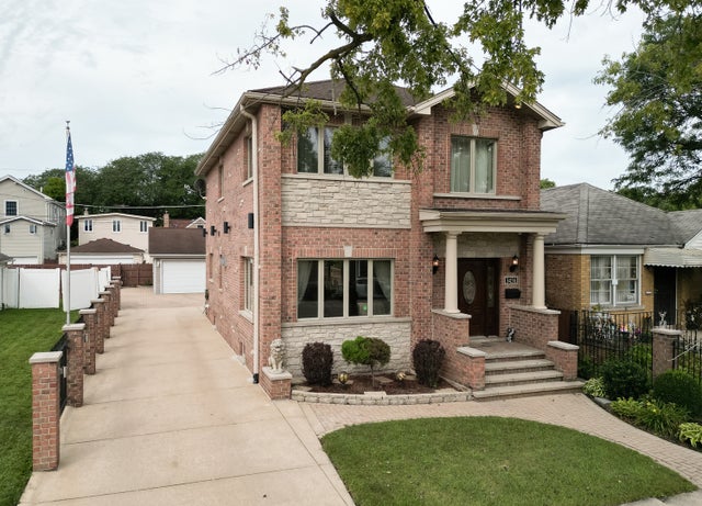 3456 N Pioneer Avenue