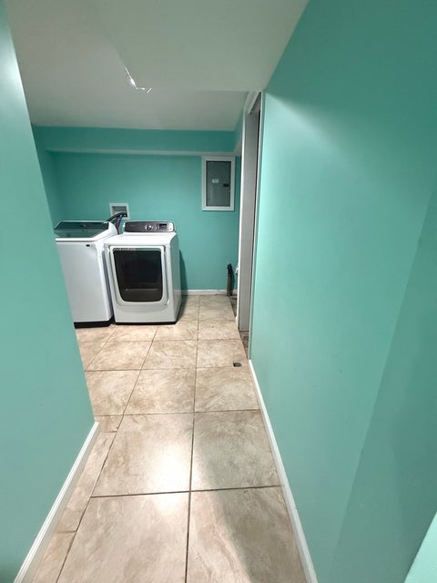 Tiny photo for 1305 Glenwood Road, Bloomington, IL 61704 (MLS # 12768221)