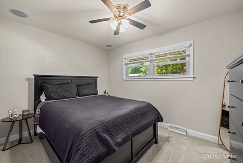 Tiny photo for 2018 W Oakleaf Drive, McHenry, IL 60051 (MLS # 12469561)
