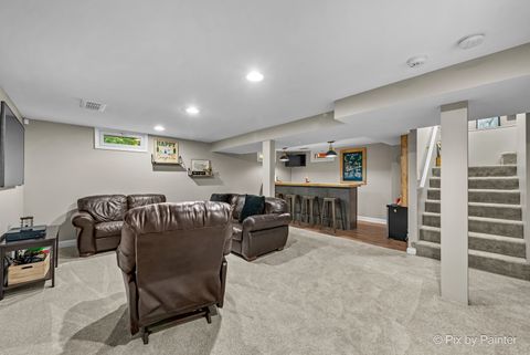 Tiny photo for 2018 W Oakleaf Drive, McHenry, IL 60051 (MLS # 12469561)