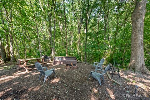 Tiny photo for 2018 W Oakleaf Drive, McHenry, IL 60051 (MLS # 12469561)