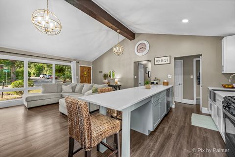 Tiny photo for 2018 W Oakleaf Drive, McHenry, IL 60051 (MLS # 12469561)