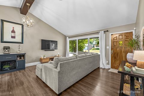 Tiny photo for 2018 W Oakleaf Drive, McHenry, IL 60051 (MLS # 12469561)