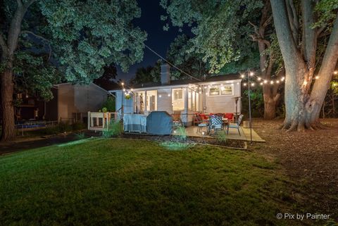 Tiny photo for 2018 W Oakleaf Drive, McHenry, IL 60051 (MLS # 12469561)