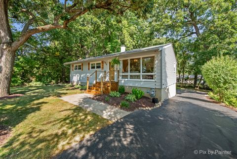 Tiny photo for 2018 W Oakleaf Drive, McHenry, IL 60051 (MLS # 12469561)