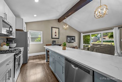 Tiny photo for 2018 W Oakleaf Drive, McHenry, IL 60051 (MLS # 12469561)
