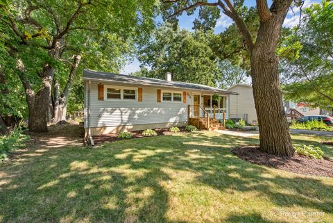 Tiny photo for 2018 W Oakleaf Drive, McHenry, IL 60051 (MLS # 12469561)