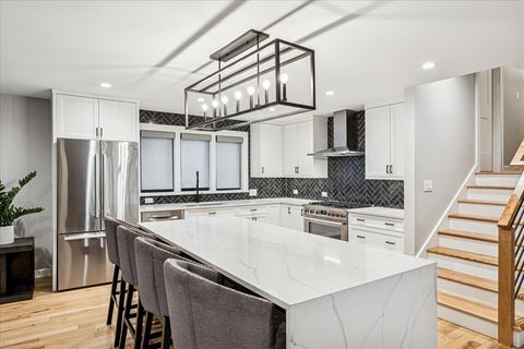 Tiny photo for 1108 S Maple Avenue, Oak Park, IL 60304 (MLS # 12521380)