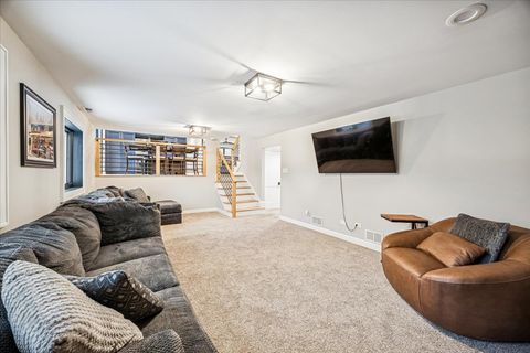 Tiny photo for 1108 S Maple Avenue, Oak Park, IL 60304 (MLS # 12521380)