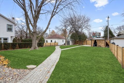 Tiny photo for 1108 S Maple Avenue, Oak Park, IL 60304 (MLS # 12521380)