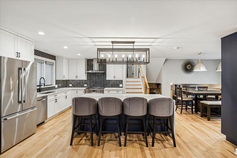 Tiny photo for 1108 S Maple Avenue, Oak Park, IL 60304 (MLS # 12521380)