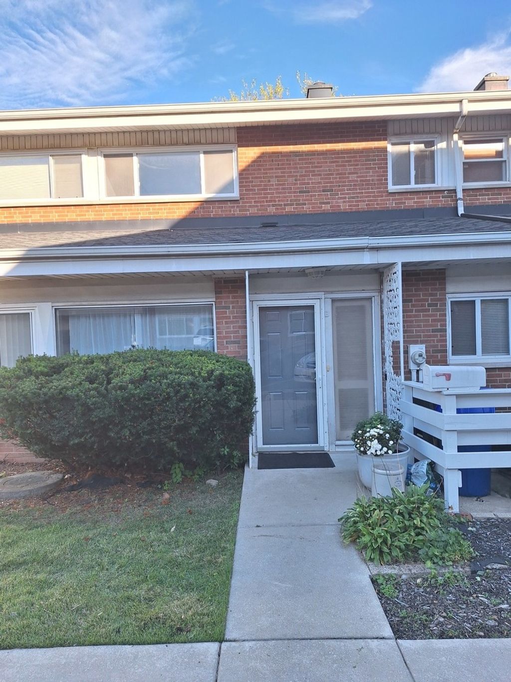 Photo for 2633 Hawthorne Lane #B, Flossmoor, IL 60422 (MLS # 12495919)