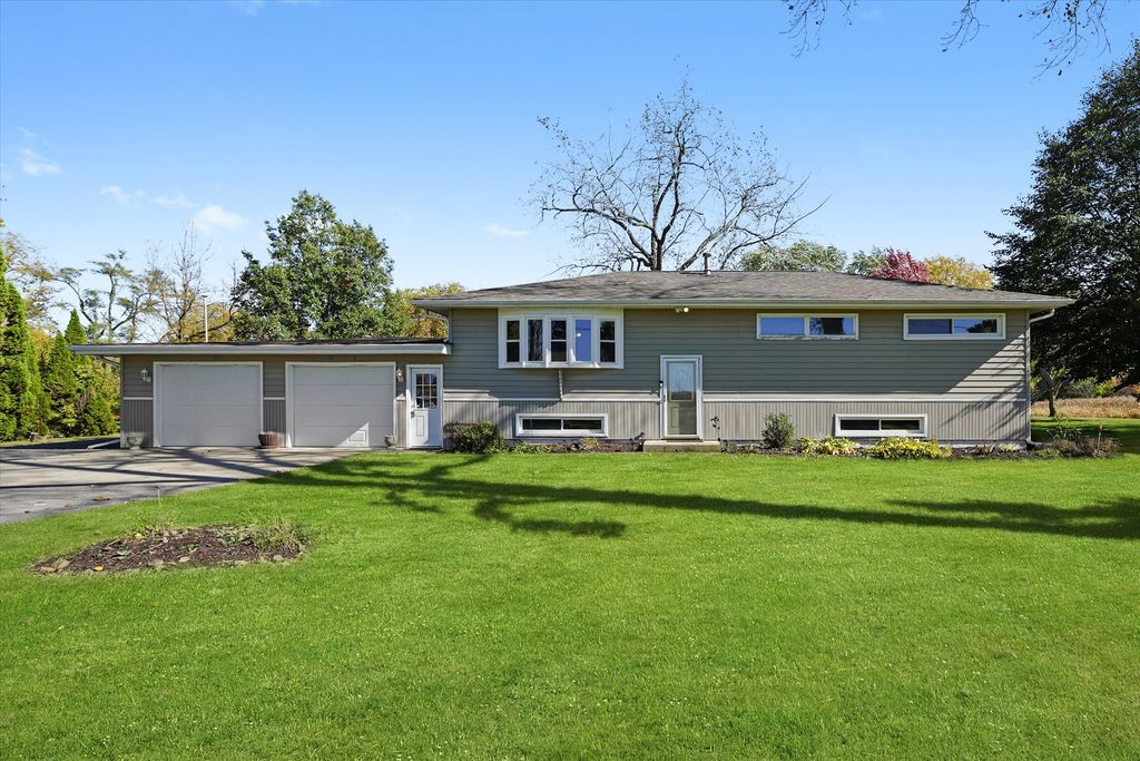 Photo for 21541 S River Road, Shorewood, IL 60404 (MLS # 12499502)